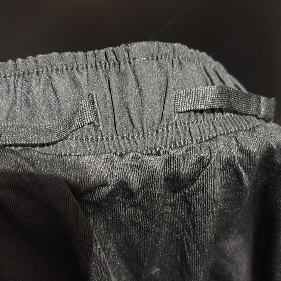 Nike Dri-Fit Running Short panty lined,elastic drawstring waist,mesh side panels - Picture 5 of 9